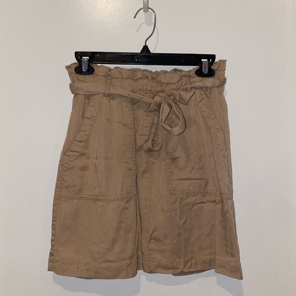 SHORT KAKI SKIRT